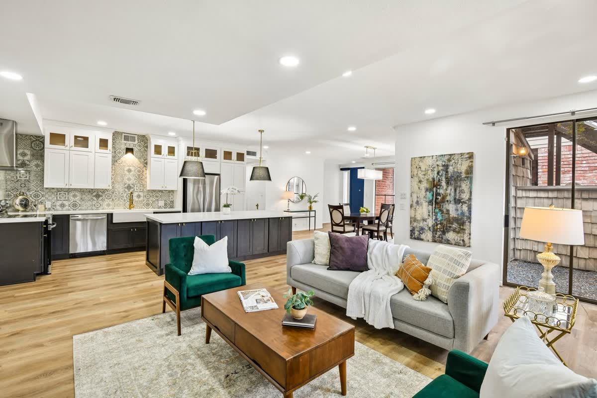 2829 Timmons Lane #211, Houston, TX 77027